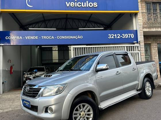 TOYOTA HILUX 3.0 SRV 4X4 CD 16V TURBO INTERCOOLER DIESEL 4P AUTOMÁTICO TOYOTA HILUX 3.0 SRV 4X4 CD 16V TURBO INTERCOOLER DIESEL 4P AUTOMÁTICO